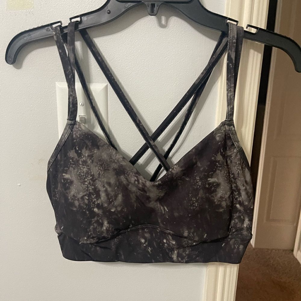 Strappy sports bra 